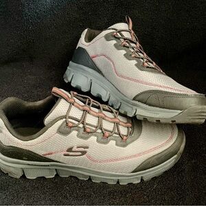 Skechers Men's Gray and Black Sneakers with Red Accents